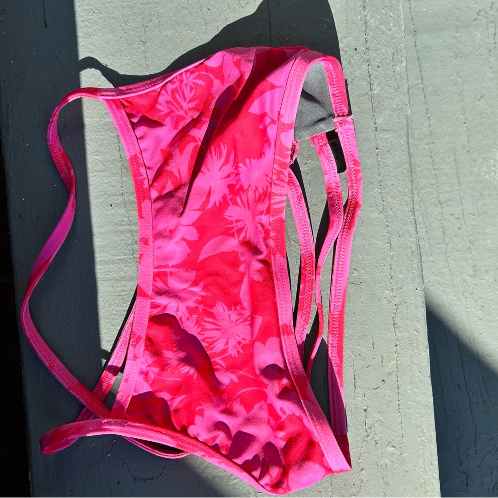 Jolyn top- great condition